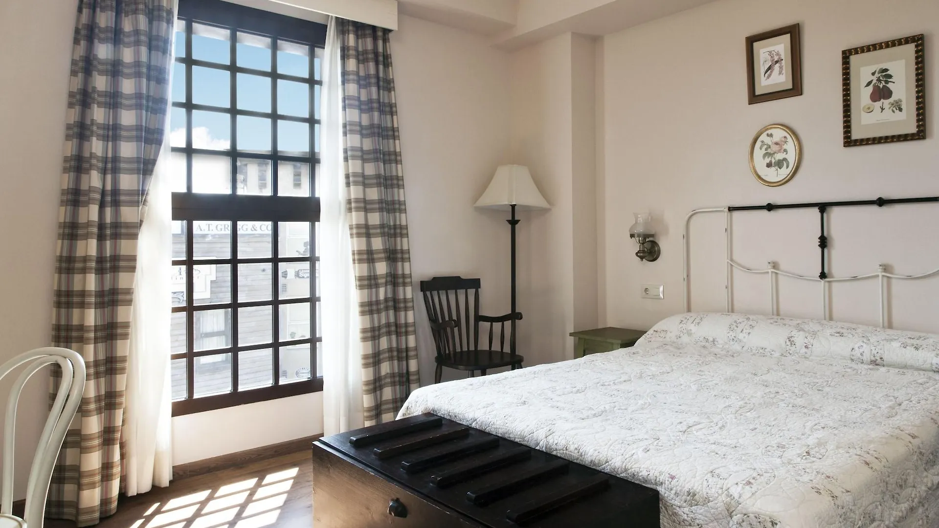 PortAventura Hotel Gold River: Theme Park Access Included Salou