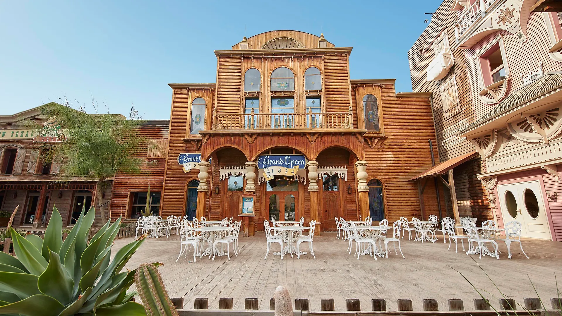 PortAventura Hotel Gold River: Theme Park Access Included Salou
