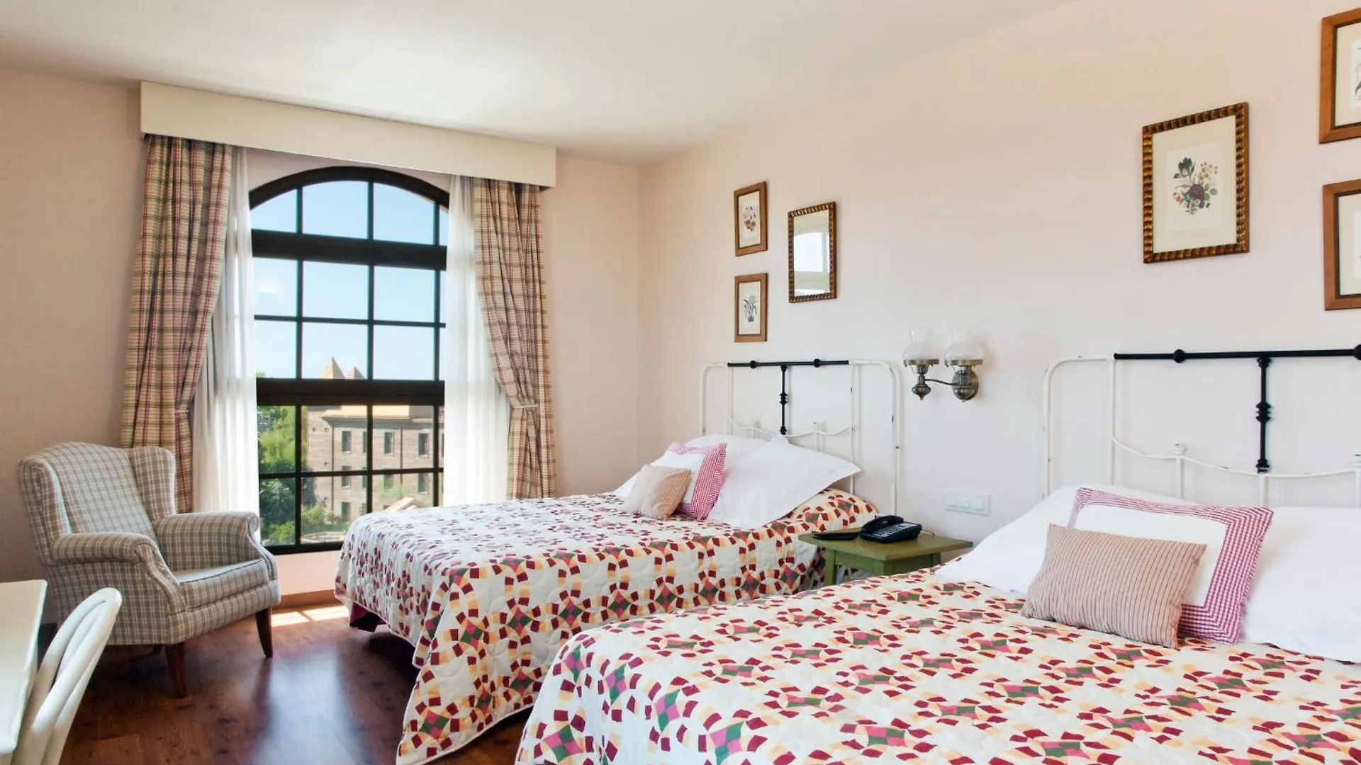 PortAventura Hotel Gold River: Theme Park Access Included Salou