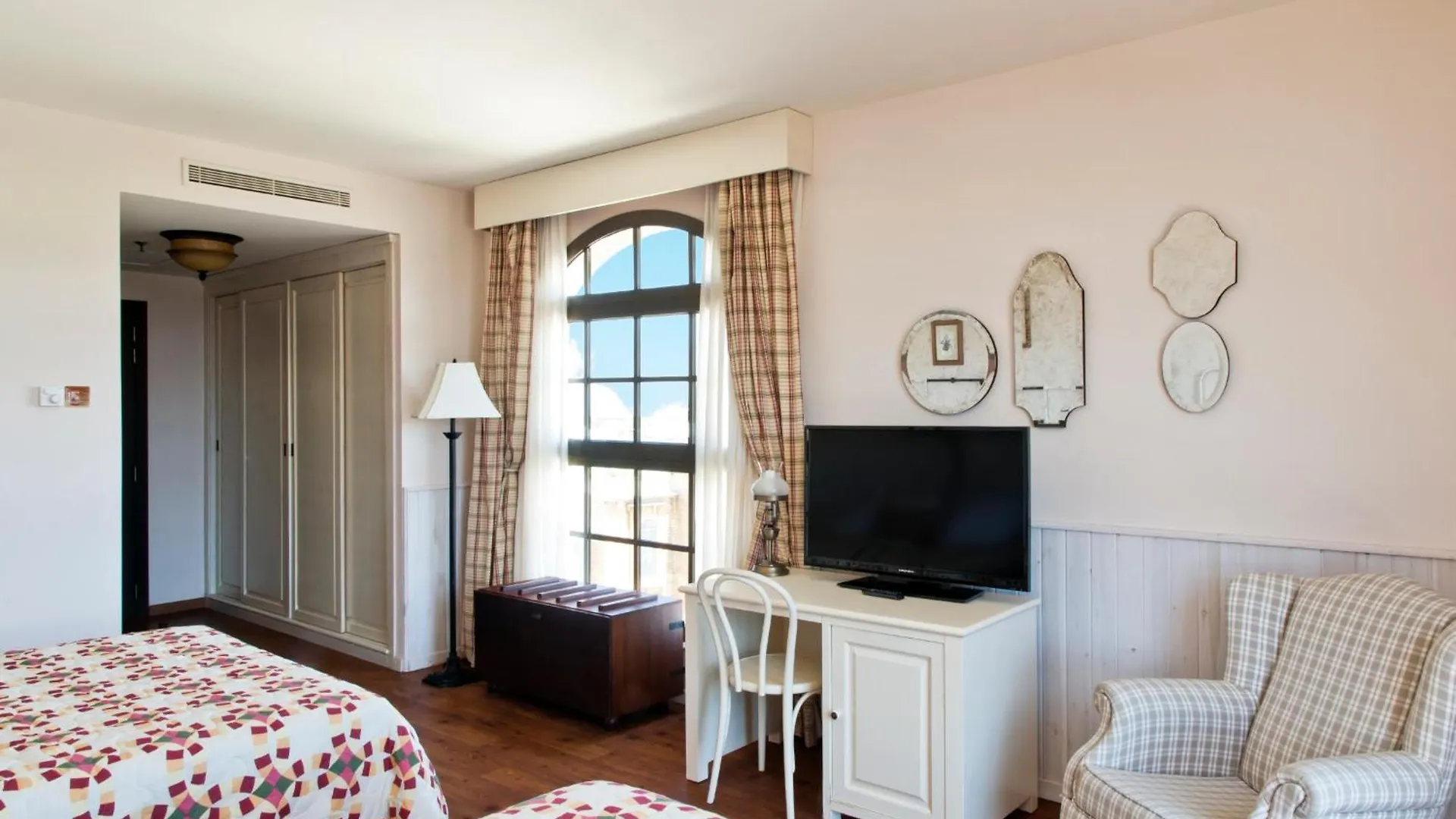 PortAventura Hotel Gold River: Theme Park Access Included Salou