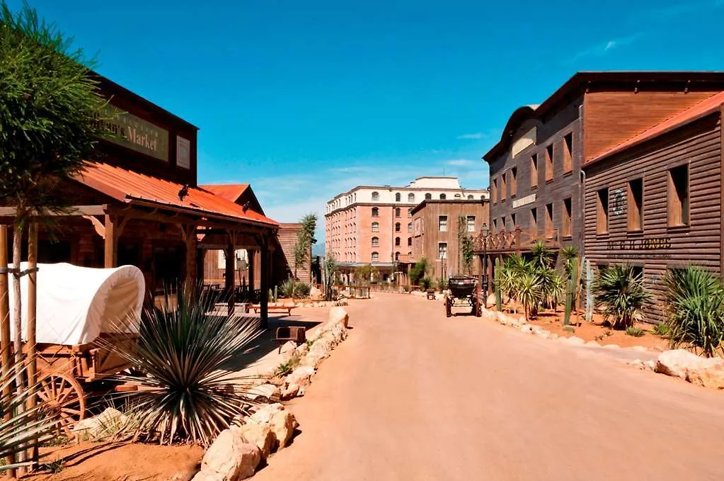Portaventura Hotel Gold River - Includes Unlimited Access To Portaventura Park & 1 Access To Ferrari Land サロウ 4*,  スペイン