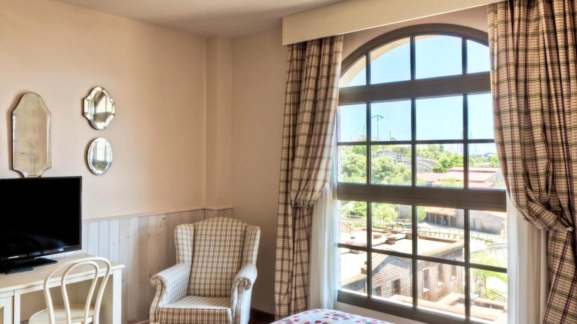 PortAventura Hotel Gold River: Theme Park Access Included Salou
